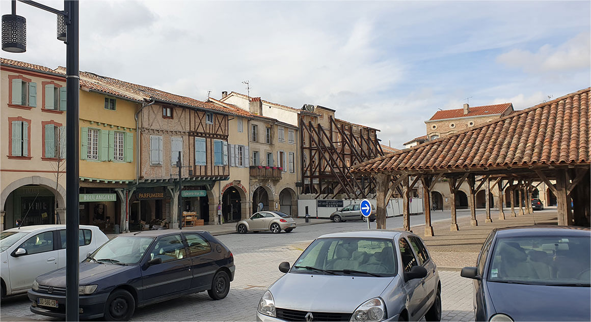 Revel - immeubles d'habitation avec commerces